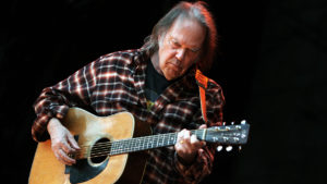 Neil Young, da han spilte i Oslo i 2009 (Foto: Kim Erlandsen, NRK)