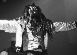 Bob Marley på scenen i 1980, på hans siste turné. (Foto: Peter Murphy/www.bobmarley.com)