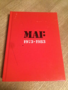 Fra Vømmøl til Kjøtt. MAI var selskapet for alternativ norsk musikk i de ti årene selskapet varte. Nå er historien på boks! (Foto: platecover)